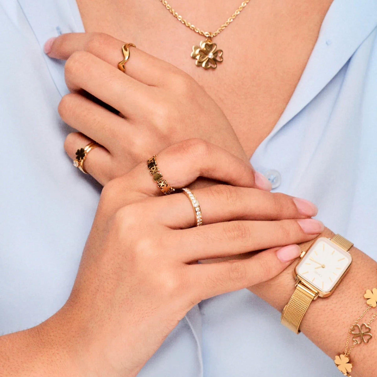 One Lucky Flower Crystal Gold Anel