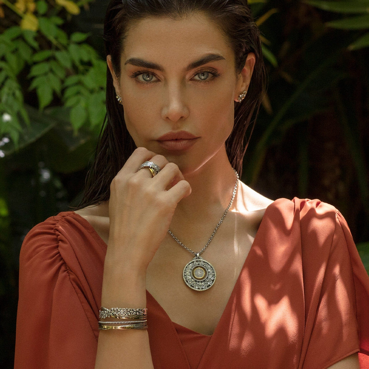 Tashi Garden Temple Pulseira Bangle Mulher